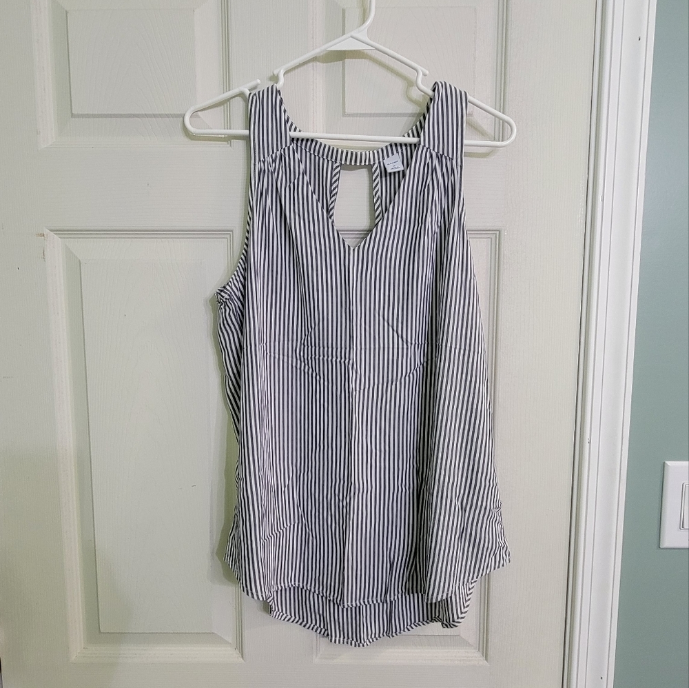 Old Navy | Sleeveless V-neck Keyhole Striped Top